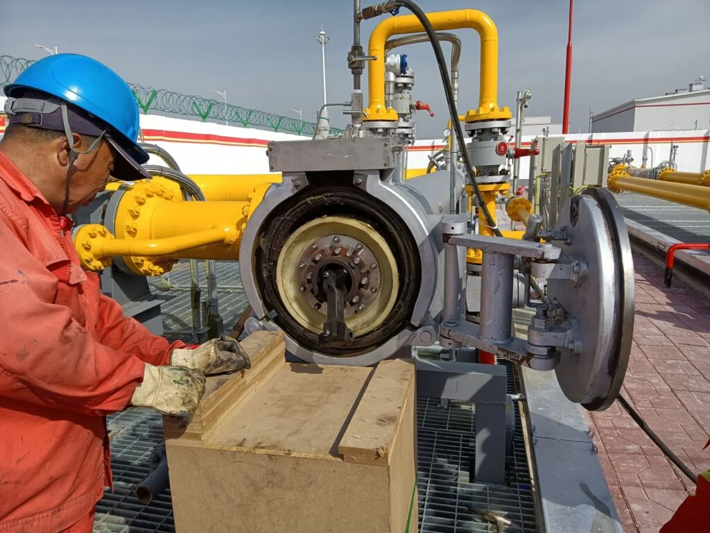 Quick Actuating Closure